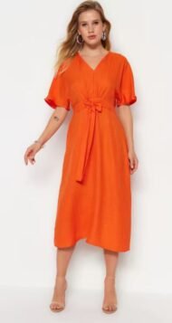 Midi woven dress with orange lace detail in V-line with neckline - Image 2