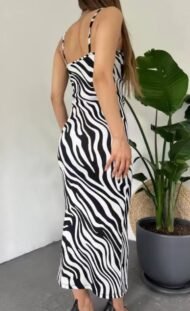 Summer dress with Zebra pattern and elastic waist - Image 3