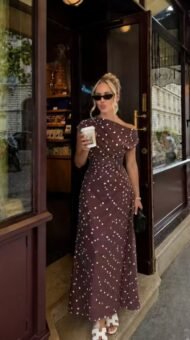 Women's dress with polka dot pattern and boat neckline, with drape - Image 2